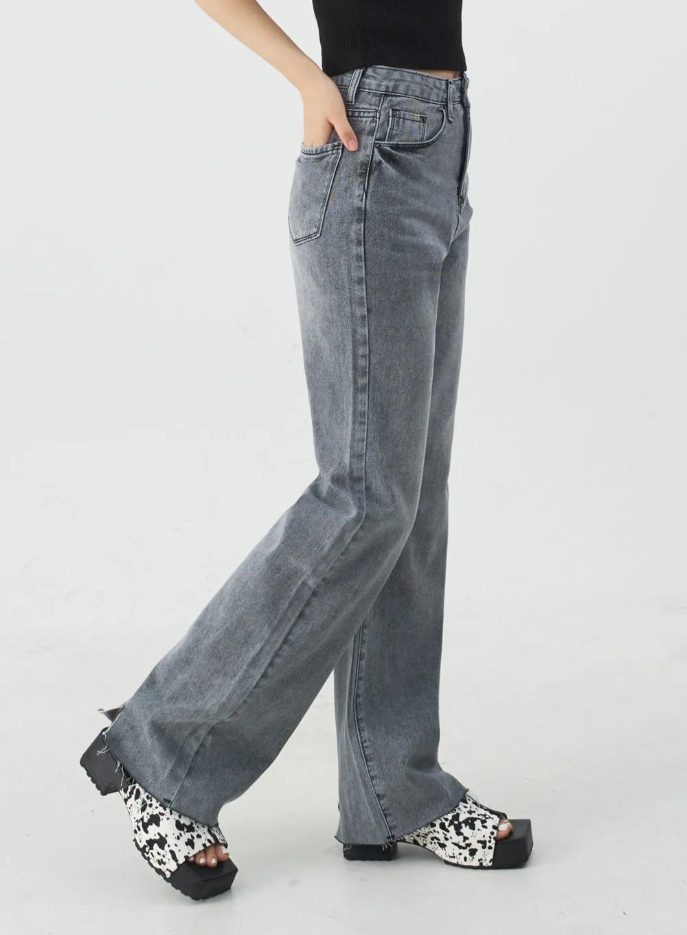 Back Slit Wide Leg Jeans CJ13