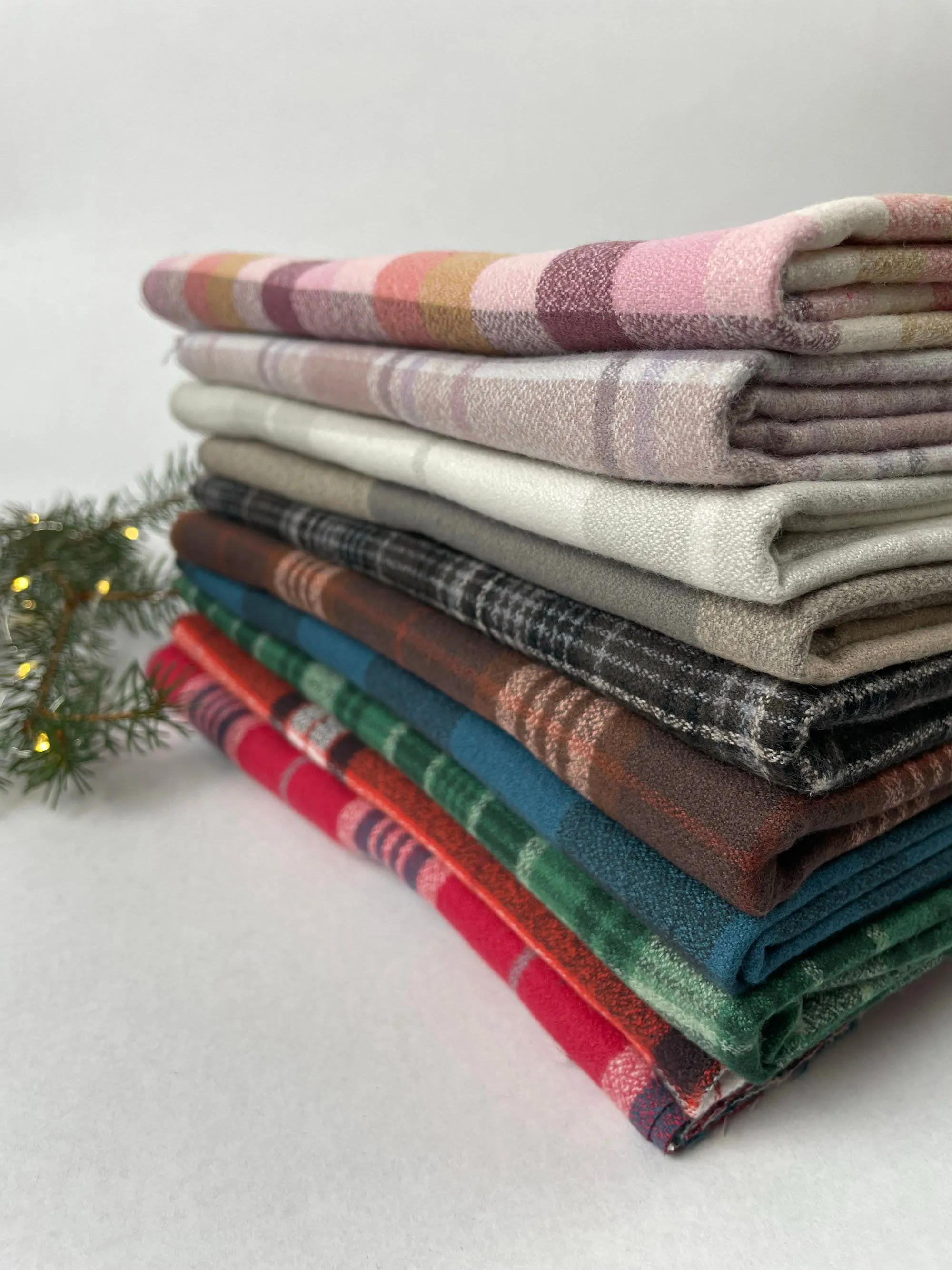 Cozy Organic Cotton Flannel in Oyster Plaid