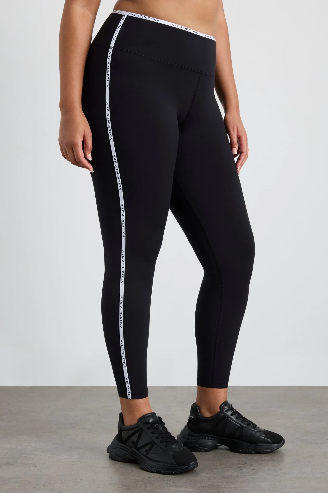 Logo Tape Seam Ankle Length Legging 203