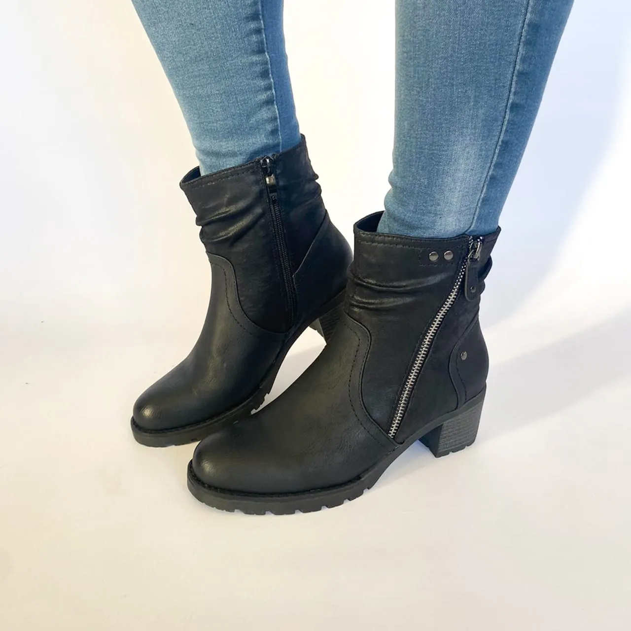 Savoy black ankle boot